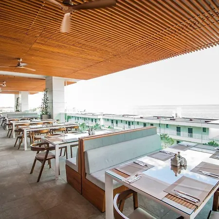 Отель White Lagoon 4*