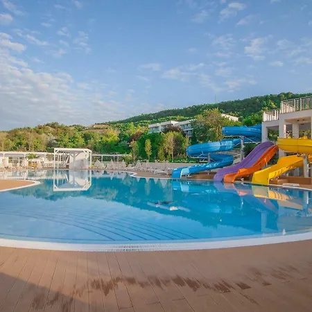 Szálloda White Lagoon 4*