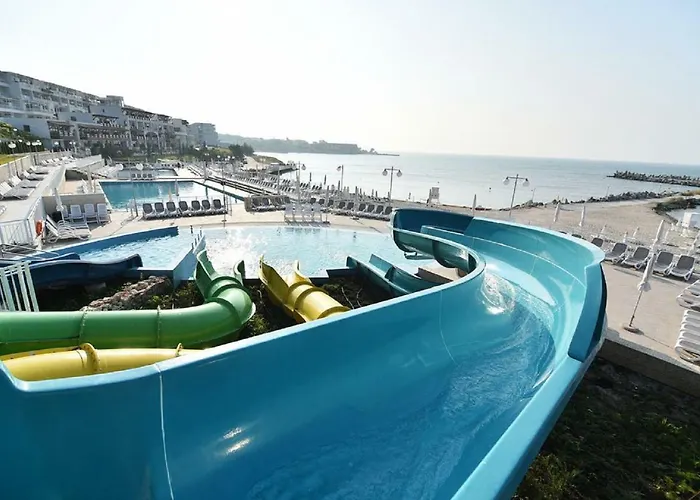 Отель White Lagoon 4*