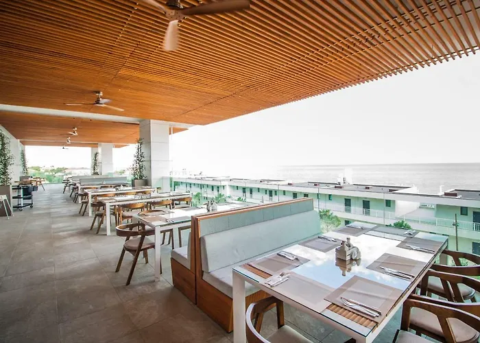 Отель White Lagoon 4*