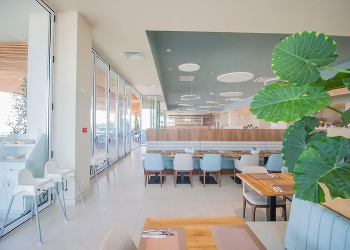 White Lagoon Отель Каварна