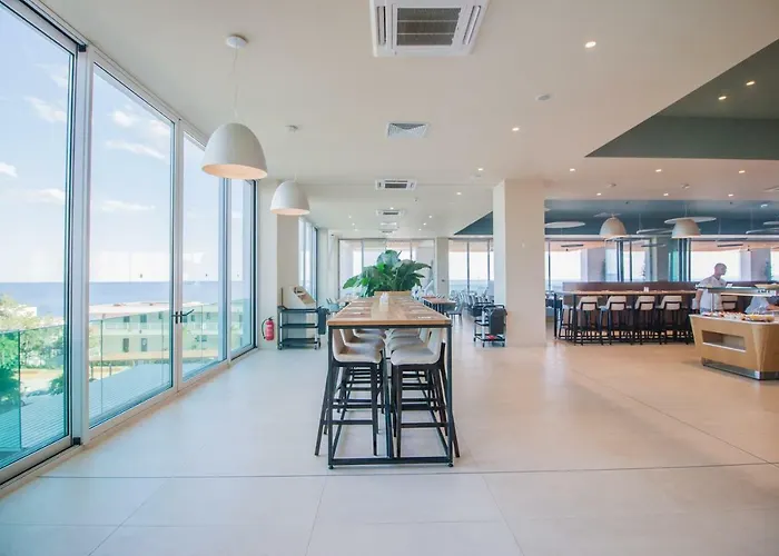 White Lagoon Отель