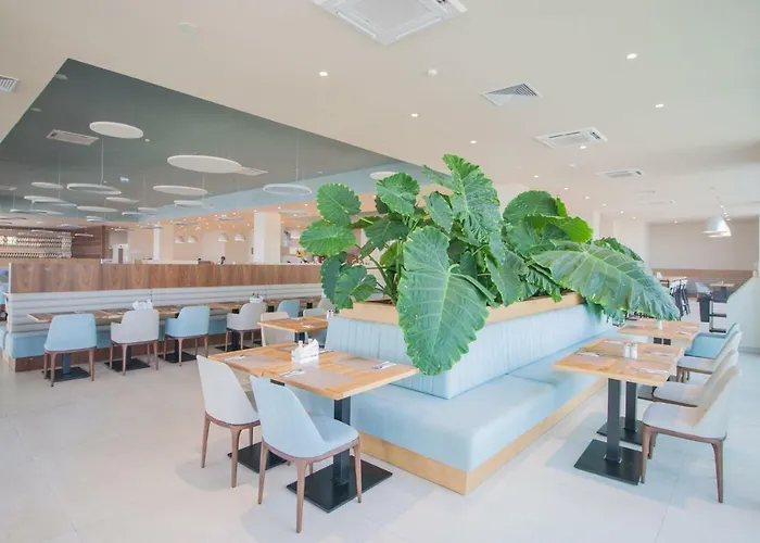 White Lagoon Отель 4*