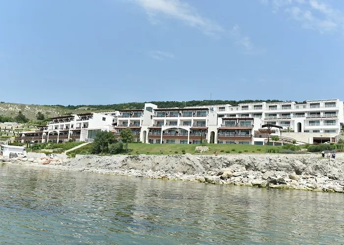 White Lagoon Отель