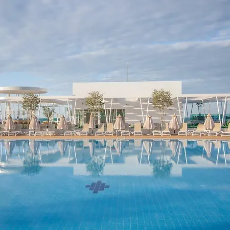 White Lagoon فندق