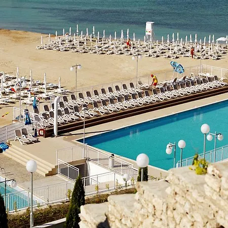 White Lagoon 4*