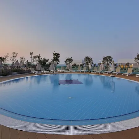 Hotel White Lagoon 4*