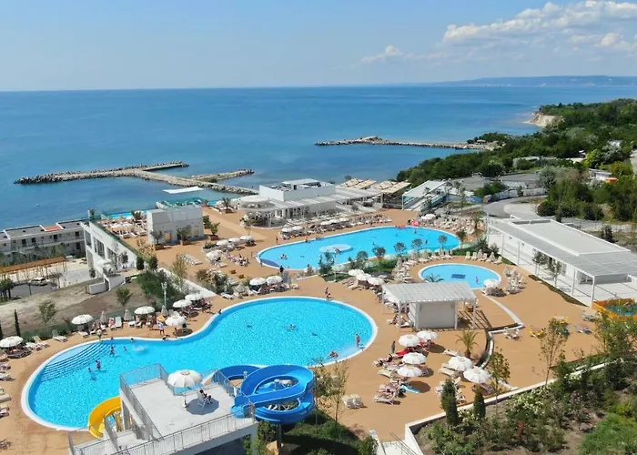 Hotel White Lagoon 4*