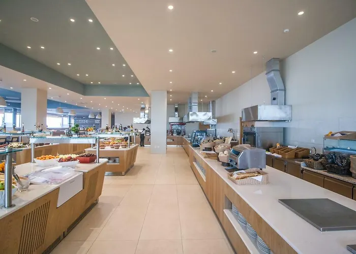 Hotel White Lagoon 4*