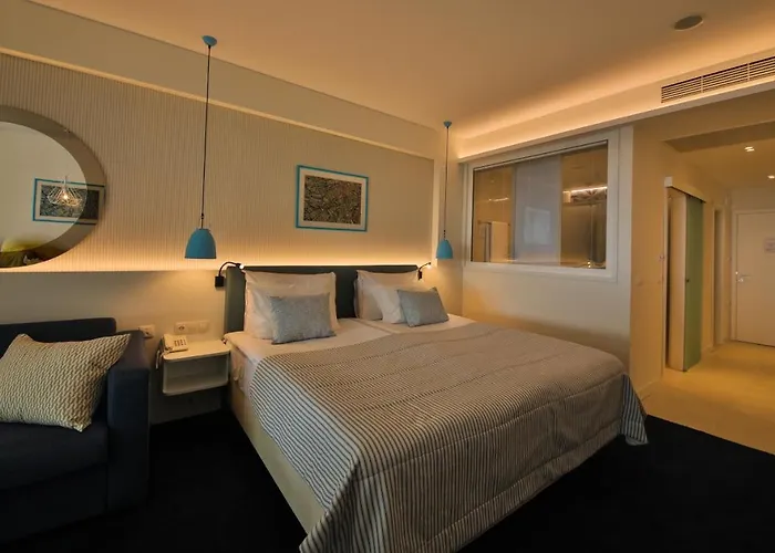 Hotel White Lagoon 4*