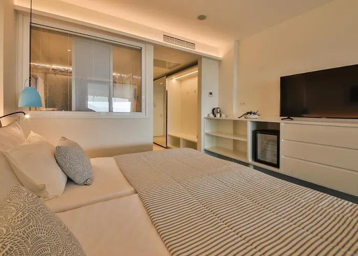 White Lagoon Hotel Cavarna